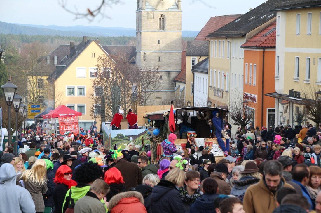 Eschenbach. Zum 10-jährigen Bestehen der Eschenbacher Faschingsgesellschaft 2006 e.V. schlängelte sich am Samstag wieder der Gaudiwurm durch die Straßen. Fast 40 Gruppen zogen in diesem Jahr durch Eschenbach. Von Jürgen Masching Fast [&hellip;]
