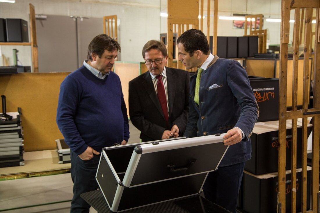 Erbendorf. Lob hören Politiker von Wirtschaftsvertretern eher selten. Beim Besuch von Bundestagsabgeordneten Albert Rupprecht beim Erbendorfer Spezial-Kofferhersteller KS TechnoCase war Geschäftsführer Herbert Schadt jedoch voll des Lobes für die Unterstützung [&hellip;]