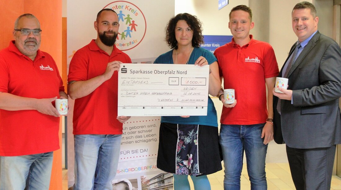 Weiden. Drei unten, drei oben – das weltweit beliebte Torwandschießen hat der FC Bayern München-Fanclub „D’Weidna“ heuer beim Weidener Bürgerfest das erste Mal veranstaltet. Mit Erfolg: Denn so kam eine [&hellip;]