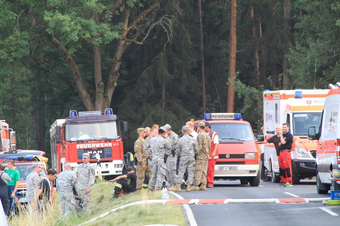 Neustadt/Wn/Bayreuth. Die intergrierten Leitstellen Bayreuth/Kulmbach und Nordoberpfalz arbeiteten beim Absturz der F-16 Maschine über Engelmannsreuth zusammen. In einer gemeinsamen Pressemitteilung wurde jetzt die Arbeit der Leitstellen und Einsatzkräfte genau beschrieben. [&hellip;]