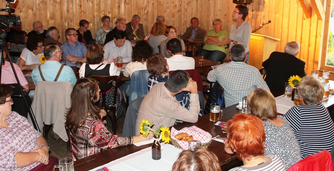 Windischeschenbach/Neuhaus. Zahlreiche Aktive im Kulturbereich sind der Einladung zum Kulturempfang der BayernSPD-Landtagsfraktion in den Schafferhof nach Neuhaus gefolgt. Zahlreiche Kultur-Vereine und Einrichtungsleiter verbrachten gemeinsam einen kulturellen Abend. Mit ihrer Kollegin Isabell [&hellip;]