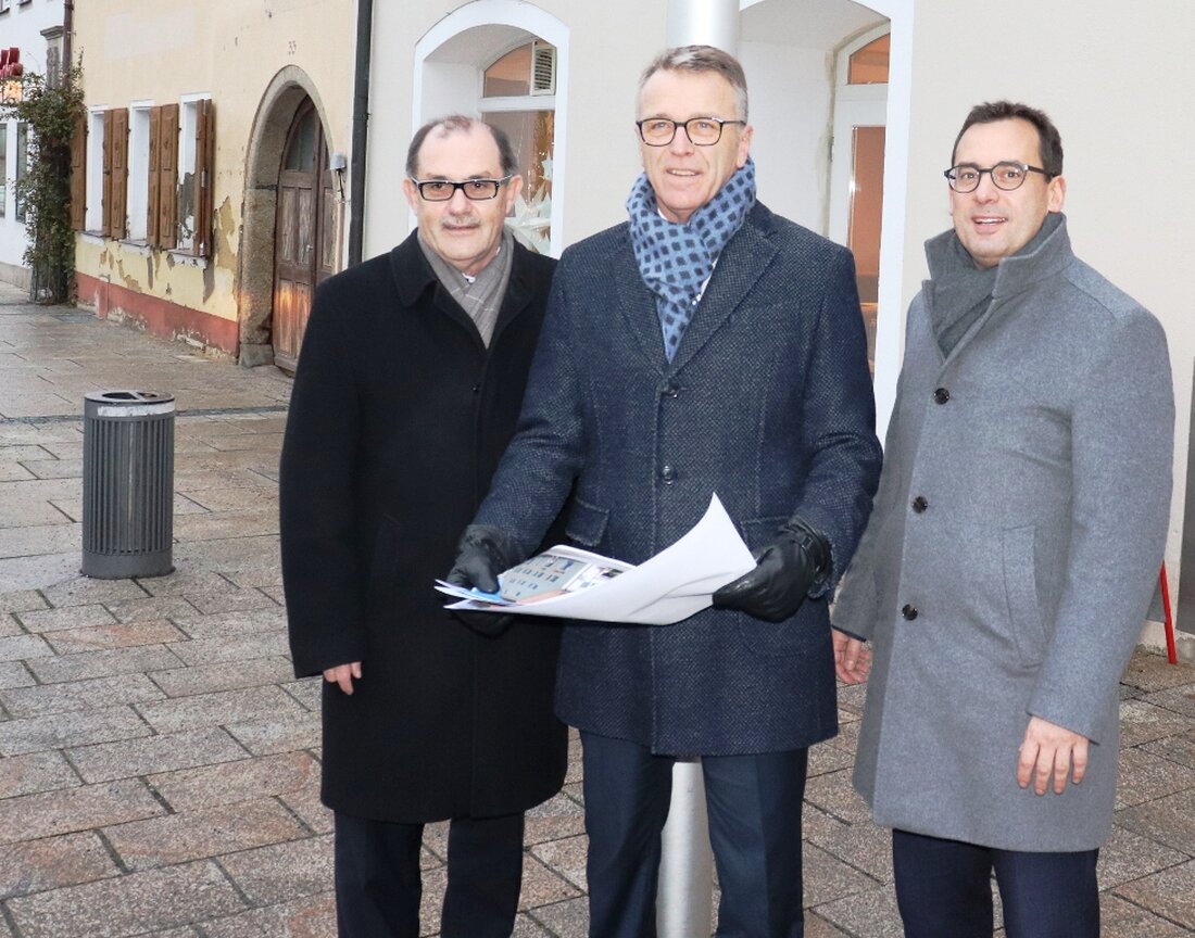 Tirschenreuth. Die Anwesen am Marktplatz 33 und 33a/Bahnhofstr. 1 (Weinmann- und Prockl-Haus) sowie die dahinter befindlichen historischen Arkaden werden saniert. Das bedeutsame Stadtentwicklungsprojekt ist das Gemeinschaftswerk eines privaten Investors, der [&hellip;]