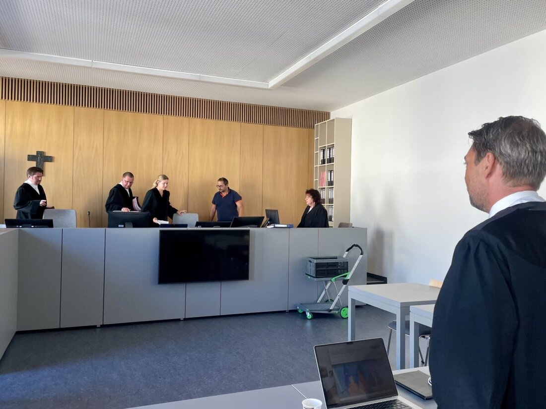 Weiden/Wöllershof. Das Landgericht Weiden muss über die Zukunft einer jungen Frau aus Eritrea entscheiden. Die 20-Jährige hat im Bezirkskrankenhaus Wöllershof andere Patientinnen und das Personal angegriffen. Der Vorwurf: versuchter Totschlag.