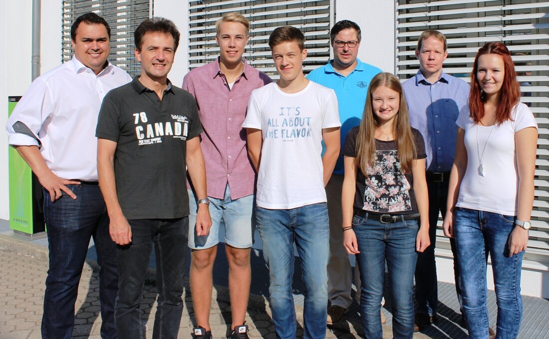 Neumarkt/Weiden. Vier neue Auszubildende und zwei Praktikanten sind im September bei der Grasenhiller GmbH ins Berufsleben gestartet. Zum Ausbildungsstart begrüßte Stefan Grasenhiller,  Mitglied der Geschäftsleitung, persönlich die neuen Kollegen. Stefan Grasenhiller wies darauf [&hellip;]