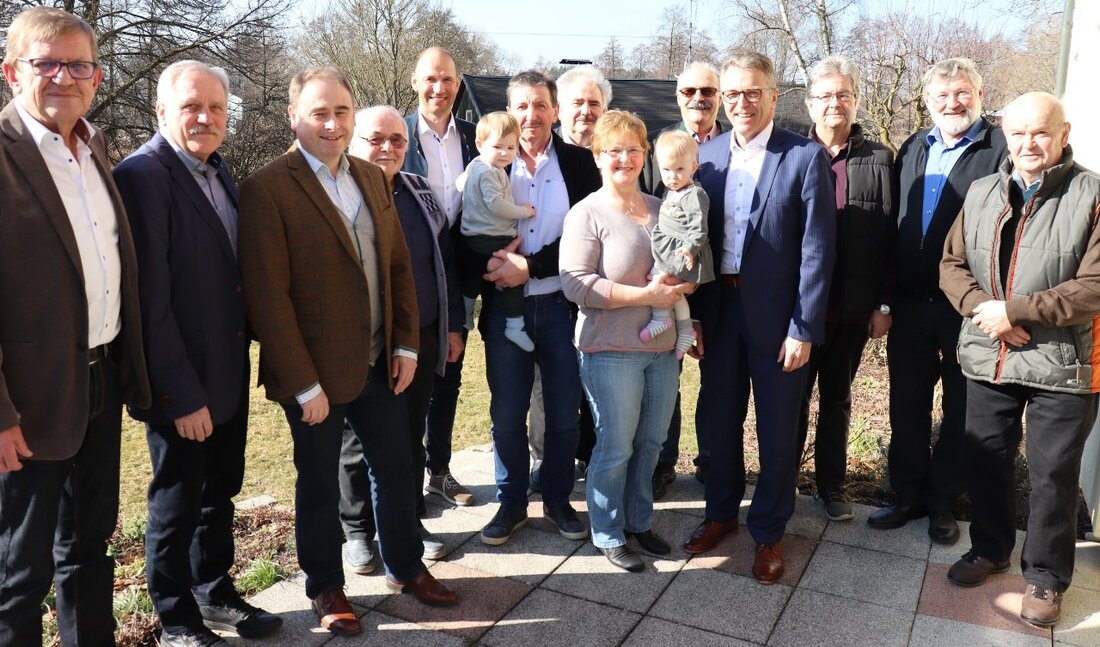 Tirschenreuth. Stadt- und Kreisrat Johann Zölch feierte seinen 65. Geburtstag. Zum Jubiläum gratulierten alle drei Bürgermeister, Stadt- und Kreisratskollegen, Freunde und Familie. Politisch aktiv ist der gebürtige Wondreber seit 1996. [&hellip;]