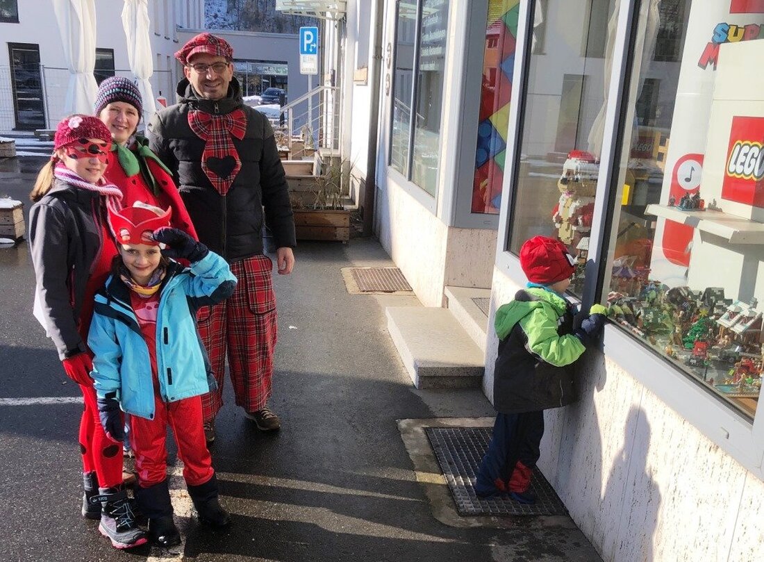 Neustadt/WN. Der Fasching fällt definitiv aus, doch Maskierte waren dennoch in der Stadt unterwegs. Und wenn man ihnen laut „Neustadt“ zurief, dann funktionierte es immer noch, mit dem Neustädter Faschingsschlachtruf, [&hellip;]
