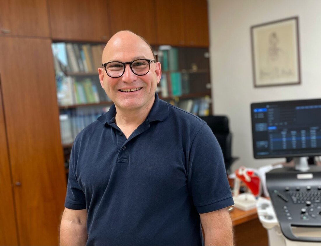 Weiden. Der Weidener Orthopäde Prof. Dr. Alexander Schuh hat mit Wirkung zum 1. Oktober 2025 seine Kassenzulassung zurückgeben. Er protestiert damit gegen "zunehmende Schikanen" durch GKV und Politik. Den Ausschlag gab am Ende die - laut Schuh unausgegorene - E-Patientenakte.