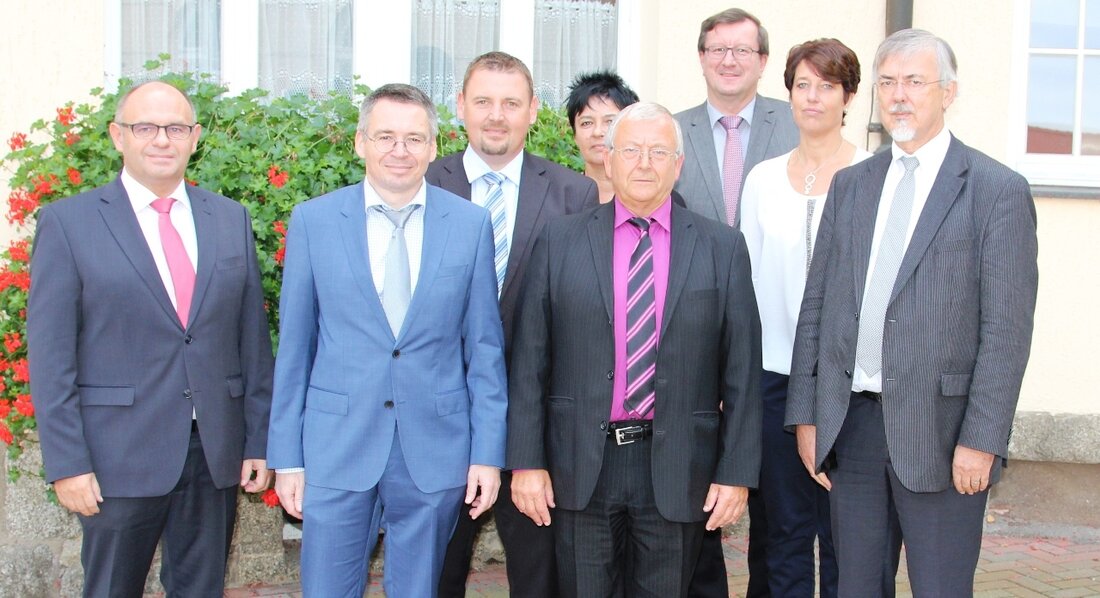 Wöllershof. Fast sein ganzes Arbeitsleben hat Leonhard Kellner bei der medbo verbracht. Der Regionalbeauftragte für die Nord-Oberpfalz wurde am Mittwoch in einer Feierstunde von medbo-Vorstand Dr. Dr. Helmut Hausner und Ärztlichem [&hellip;]