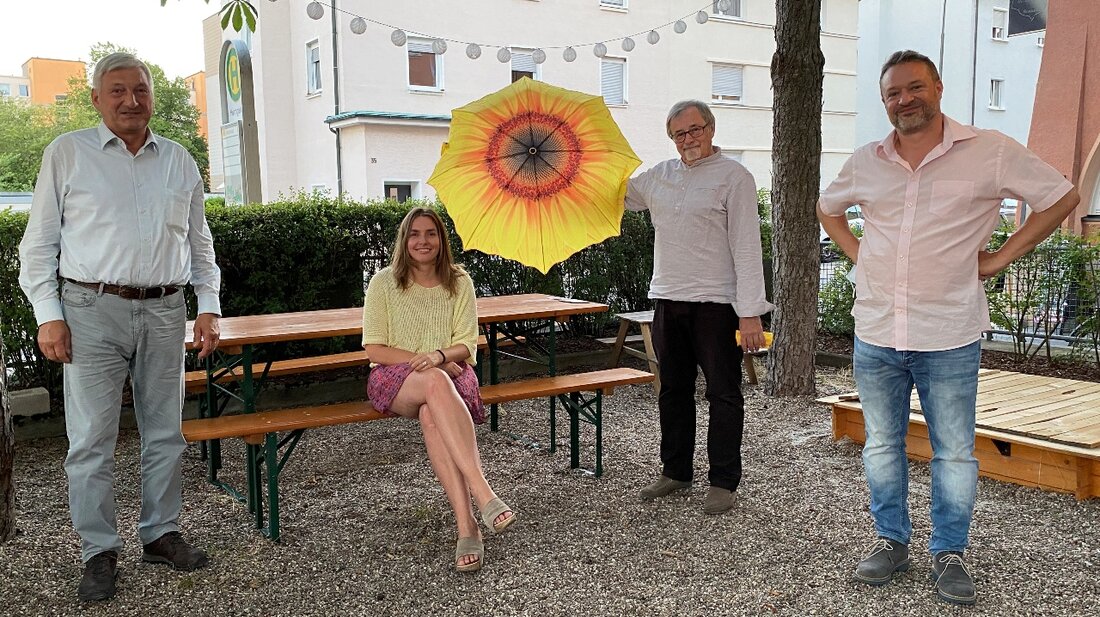 Weiden. „Lieber Veit, viel warst du für uns unterwegs“, sagt Karl Bärnklau zur Verabschiedung des Grünen-Stadtrats Veit Wagner bei einem gemeinsamen Essen im Biergarten von Nina + Velja´s Kitchen. Der Sprecher [&hellip;]