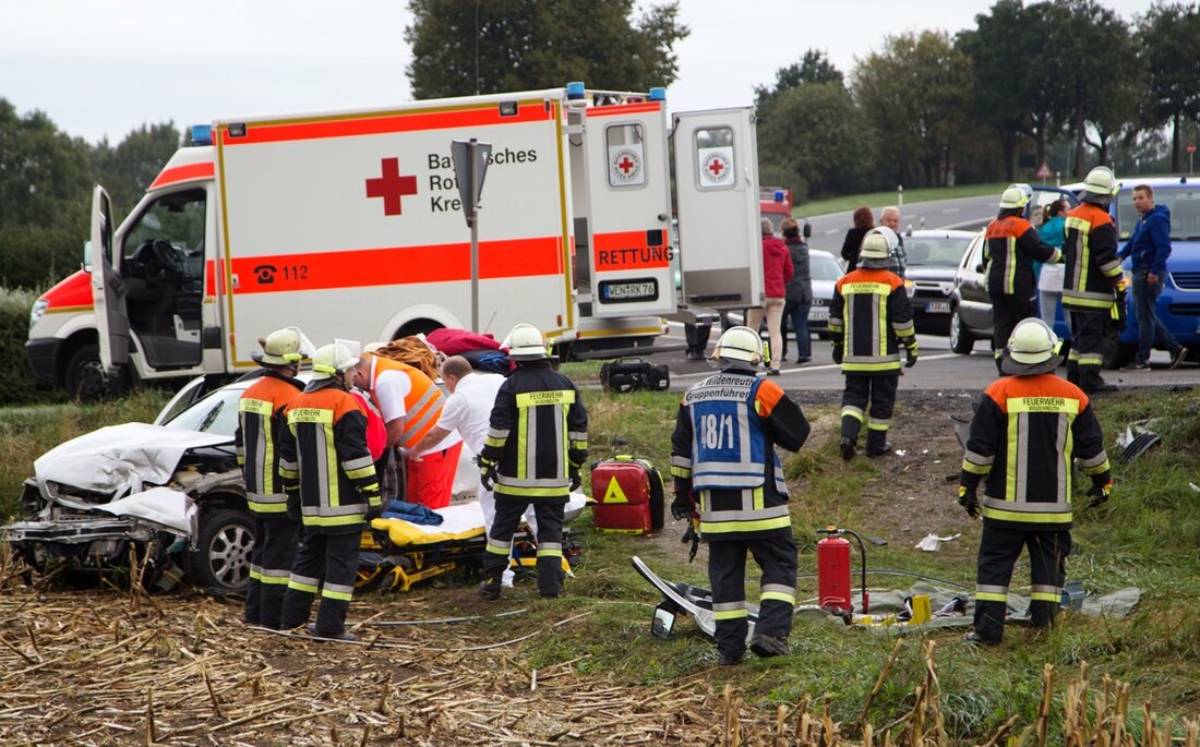Kirchendemenreuth. Heute früh gegen 7.45 Uhr kam es auf der Bundesstraße 22 zwischen Erbendorf und Altenstadt/WN in Höhe Döltsch zu einem Verkehrsunfall. Dabei wurden nach ersten Angaben insgesamt 5 Personen [&hellip;]