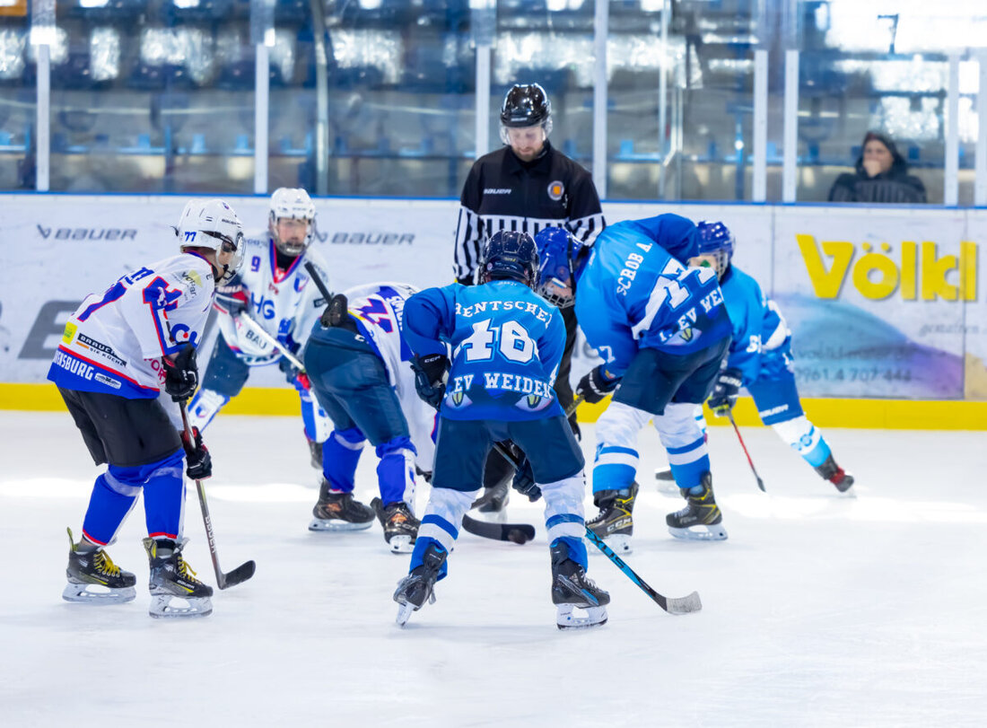Weiden. Bei den Young Blue Devils gab es am Wochenende gleich zwei Spielausfälle an diesem Wochenende, Die U13 zeigte dafür in Germering Comeback-Qualitäten.