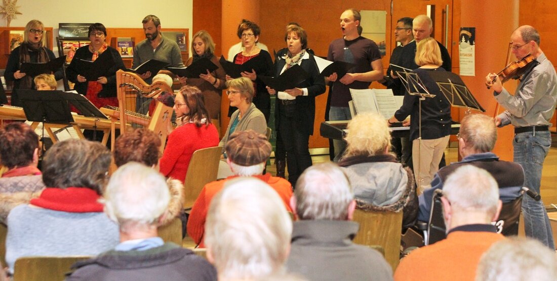 Weiden. War das Sommerkonzert des hauseigenen Chores „zamKNOpft“ der Kliniken Nordoberpfalz AG noch von flotteren Liedern wie „Balu, der Bär“ aus dem Dschungelbuch, „Der Schwedische“ und der „Kleine grüne Kaktus“ [&hellip;]