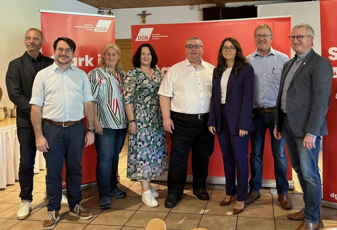 Klardorf. Die Gewerkschaften in der Oberpfalz diskutierten in ihrem jährlichen Pressegespräch tarifpolitische Erfolge und gewerkschaftliche Herausforderungen. Themen waren u.a. das Arbeitszeitrecht, bezahlbarer Wohnraum für Azubis und Gewalt gegen Polizeibeamte.