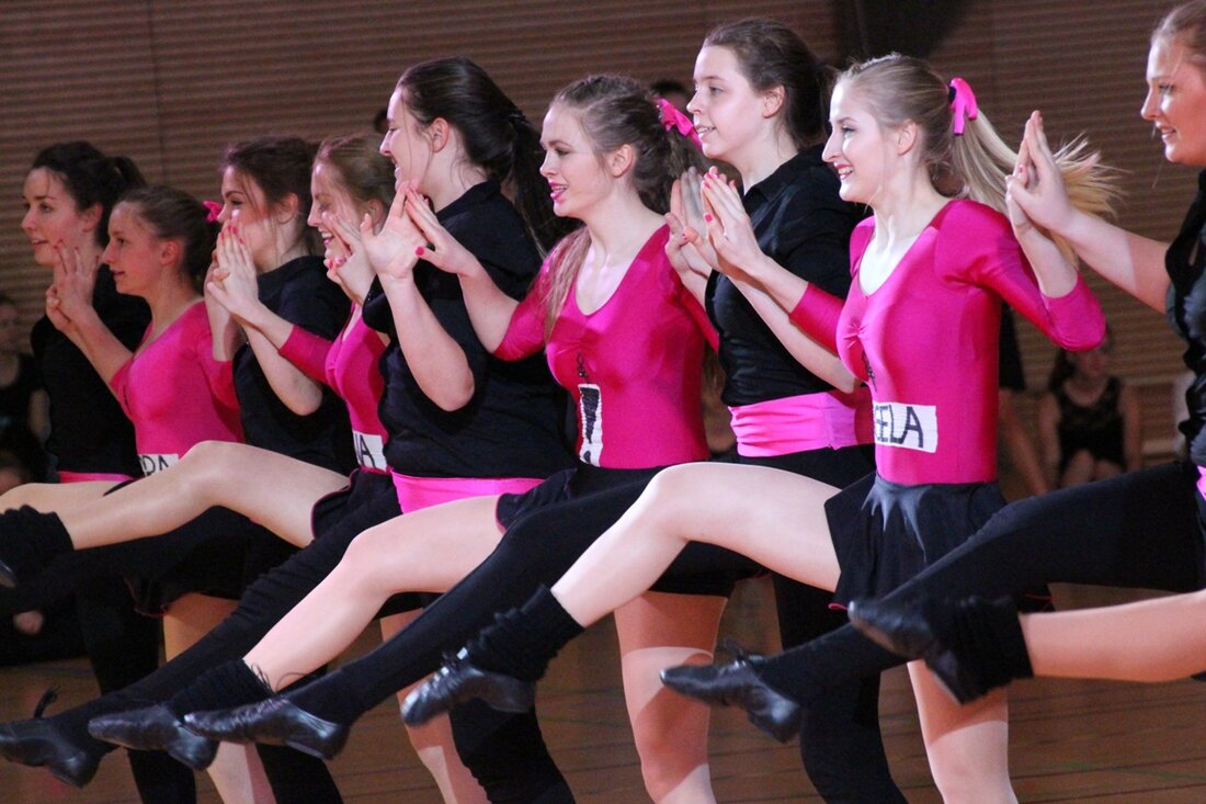 Weiden. Als das Elly am 7. April zum Bezirksfinale Tanz fuhr, fehlten im Weidener Mädchengymnasium ganze 120 Schülerinnen. Alles tanzbegeisterte Mädchen, die in verschiedenen Wahlkursen ihrem Hobby nachgehen – und nicht [&hellip;]