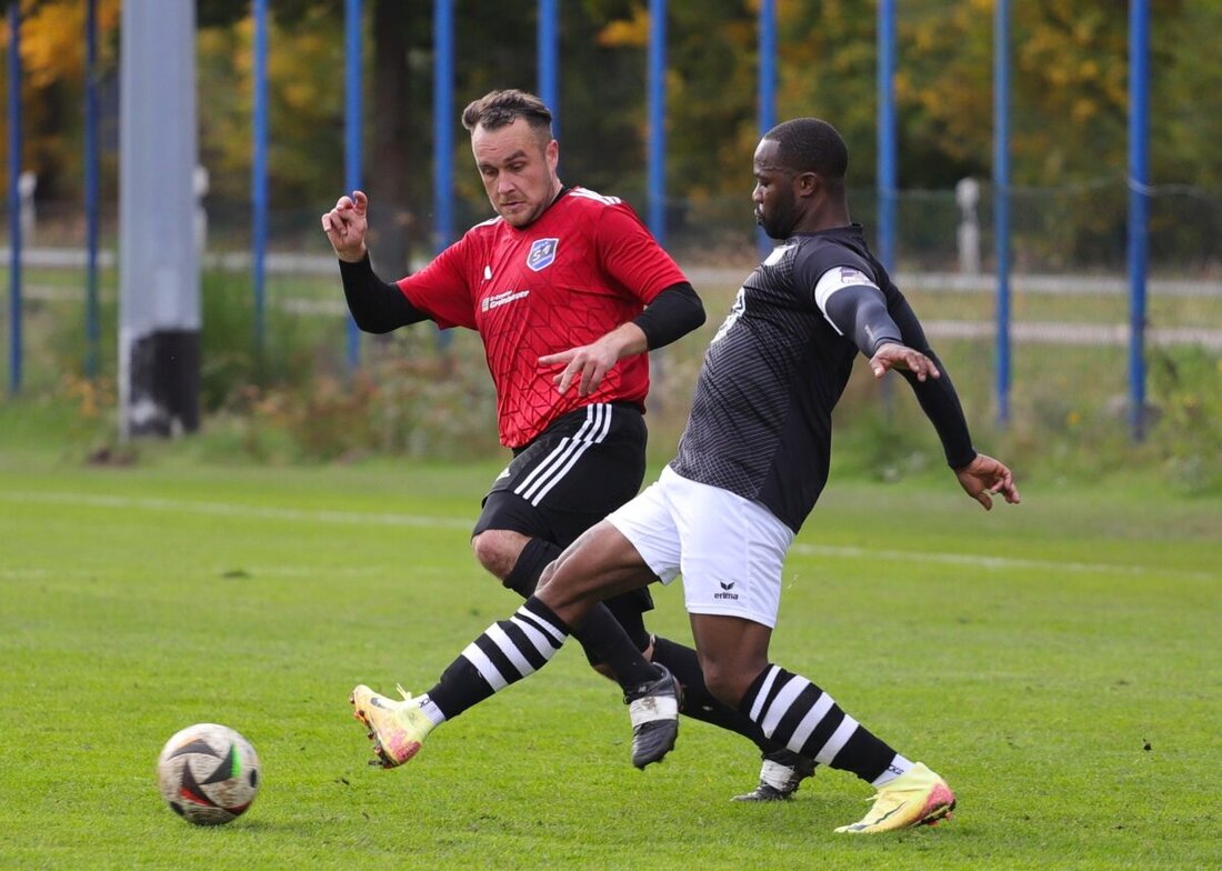 Etzenricht. Im ersten Anlauf bewirbt sich die Etzenricht II um einen Aufstiegsplatz in die Kreisklasse. Im Duell der A-Klassen-Zweiten aus den Staffeln Nord und Süd trifft die Bezirksliga-Reserve am Donnerstag um 18.30 Uhr auf der Sportanlage in Hahnbach auf TSV Königstein II. 