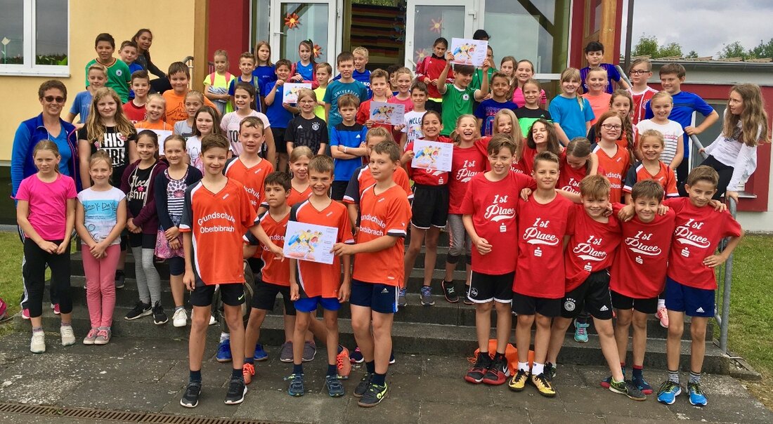 Oberbibrach. Teamgeist und Spaß am Sport bewiesen diese jungen Sportler. Sportfachberaterin Ingrid Schmidt lobte die tollen Leistungen. Am Ende standen sogar zwei Teams auf dem Siegerpodest. Von Doris Mayer-Englhart Bei [&hellip;]