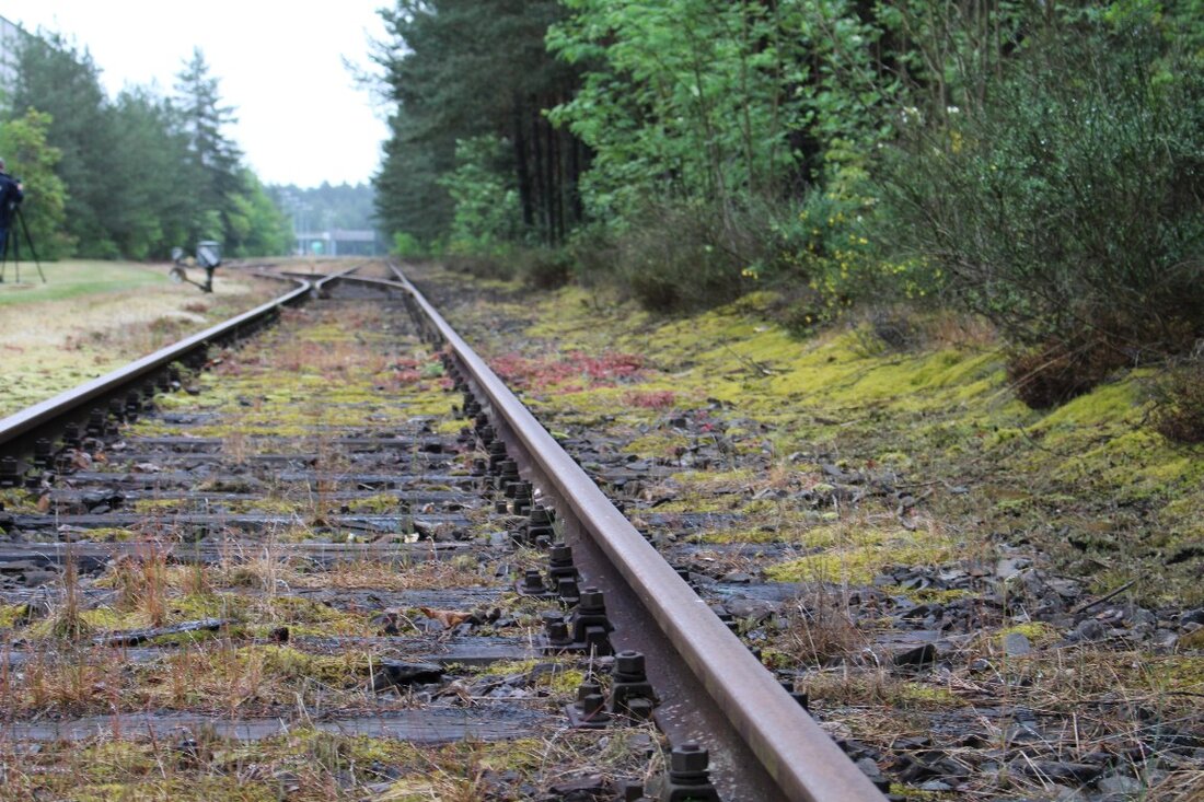 Weiherhammer. Gemeinsam hatten Oberbürgermeister der Stadt Weiden, Kurt Seggewiß, erster Bürgermeister von Weiherhammer, Ludwig Biller, und der Neustädter Landrat Andreas Meier zu einem Informationsgespräch nach Weiherhammer eingeladen. Denn in den [&hellip;]