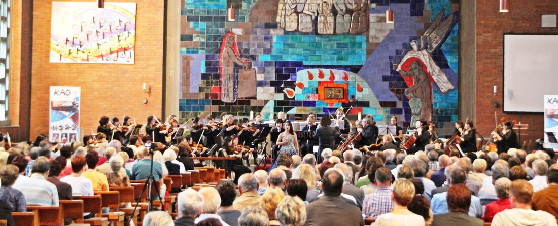 Grafenwöhr. Das Korean Academy Orchestra begeisterte in der Friedenskirche Hl. Dreifaltigkeit in Grafenwöhr ihr Publikum mit Klassik, Pop und Filmmusik. Weil der eigentliche Veranstaltungsort, die Naturbühne am Schönberg, nach dem Starkregen [&hellip;]