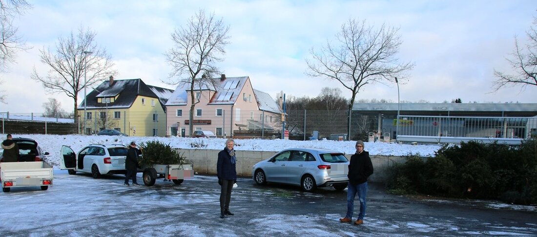 Grafenwöhr. Wegen Corona und Lockdown war die Christbaumsammelaktion der Jungen Union ausgefallen. Stattdessen öffnete die Stadt die Grüngutsammelstelle für einen Tag. Hunderte Bäume wurden abgeladen. Von Stefan Neidl Ein Weihnachten wie [&hellip;]