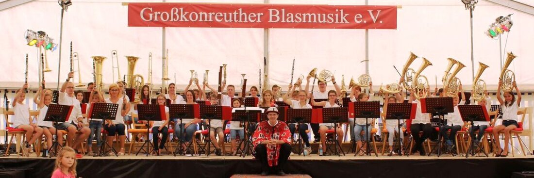 Griesbach. Bereits am Morgen war viel geboten im Festzelt der Großkonreuther Blasmusik: Ein Zauberer sorgte mit fliegenden Tischen und Vielem mehr für Staunen bei Jung und Alt. Er sollte aber nicht [&hellip;]