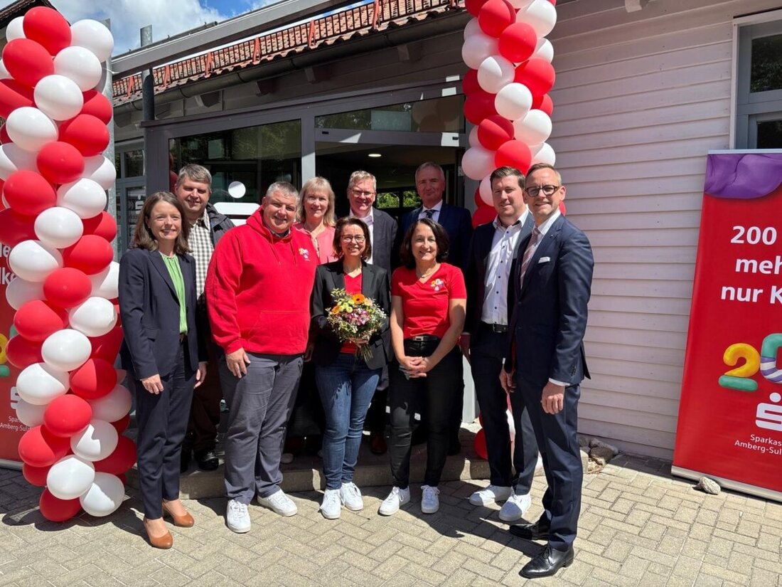 Illschwang. Nach einem Einbruch wurde die Sparkassenfiliale in Illschwang umfassend saniert und mit modernster Technik wiedereröffnet.