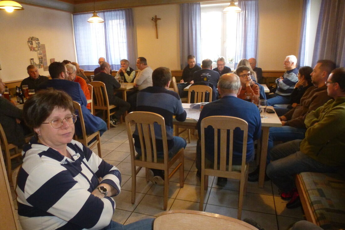 Kaltenbrunn. Die Jahreshauptversammlung des Imker- und Bienenzuchtvereins fand am Sonntag, 1. Februar, statt. Rudi Prölß meldete 56 Mitglieder, davon 40 Voll- und 16 Fördermitglieder.