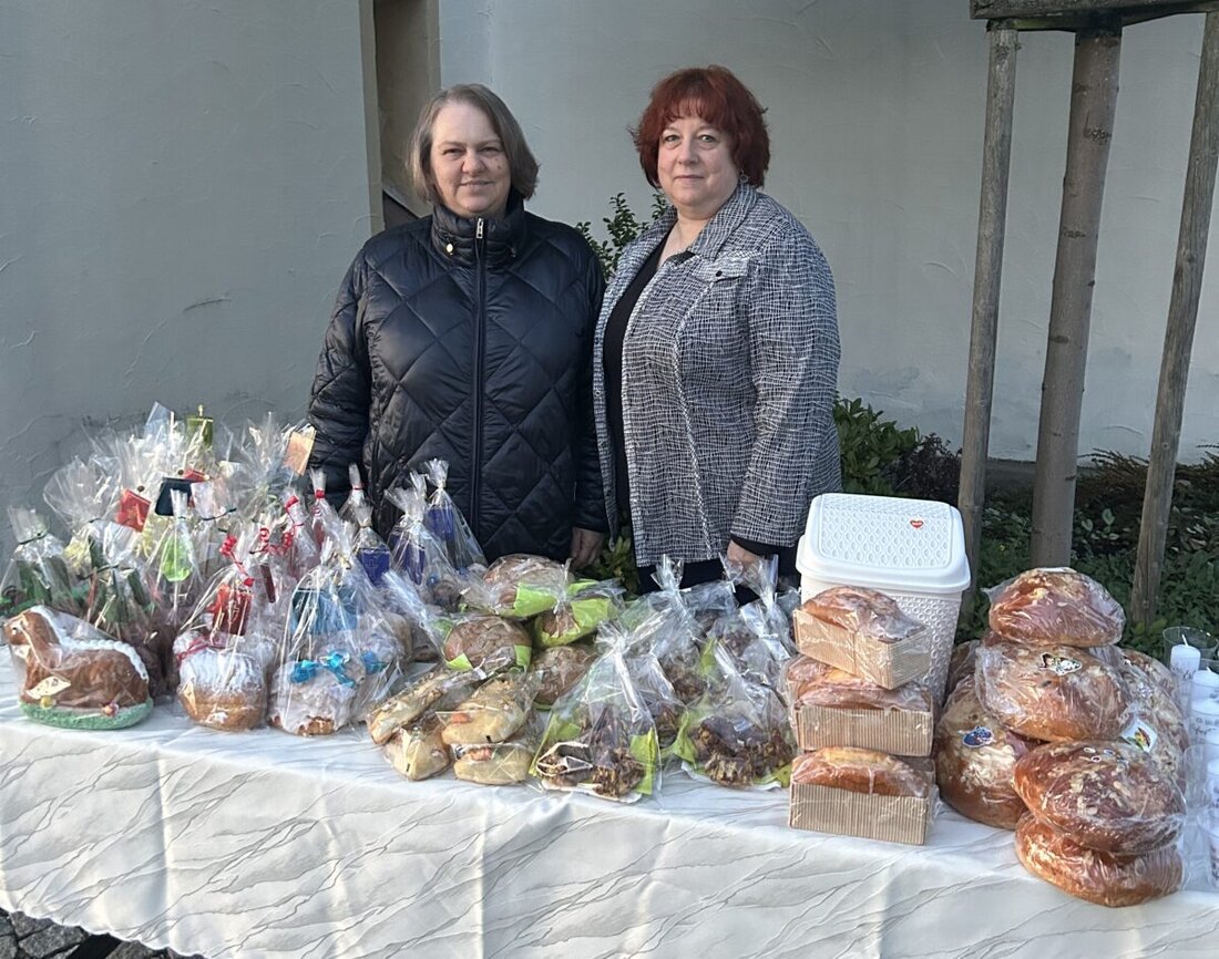 Immenreuth. Das Krippenspielteam hat auch dieses Jahr wieder
Ostergebäck gegen eine kleine Spende für alle Gläubigen angeboten.