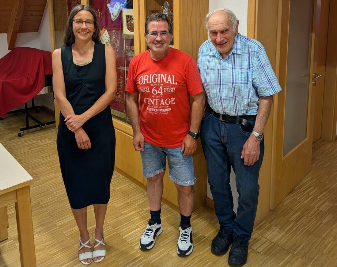 Muglhof. Im vollen Feuerwehrhaus luden die Freien Wähler Weiden und die IG Windenergie Matzlesrieth-Muglhof zum Info-Abend „Windenergie in der Regionalplanung“ ein. Melanie Glötzl vom Planungsverband ordnete das Thema ein.