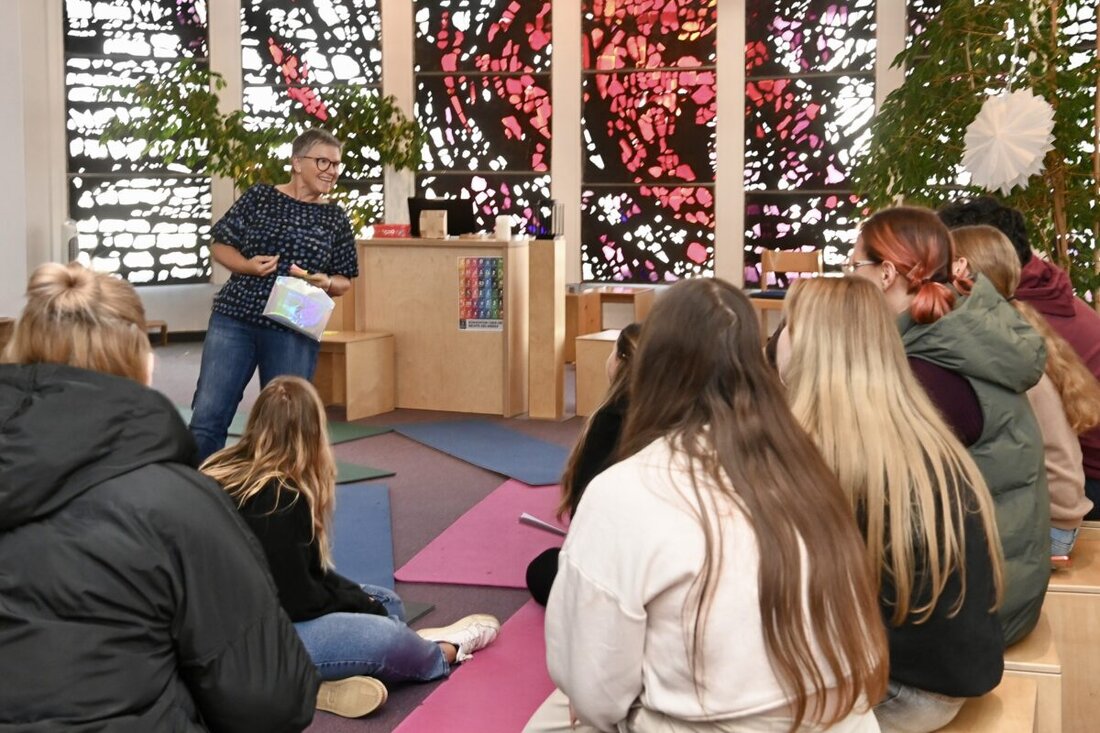 Weiden. Die Caritas-Fachakademie für Sozialpädagogik lädt am Donnerstag, 13. November, zu zwei Infoabenden rund um den Erzieherberuf ein: um 17 Uhr zur Vollzeit- und um 18.30 Uhr zur berufsbegleitenden Teilzeitausbildung.