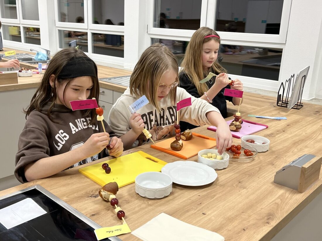 Ebnath. Viele interessierte Eltern und Schüler fanden sich zum Informationsabend für Viertklässler an der Fichtelnaabtal-Mittelschule in Ebnath ein, um sich ein genaues Bild von den dortigen Angeboten und Rahmenbedingungen machen zu können.