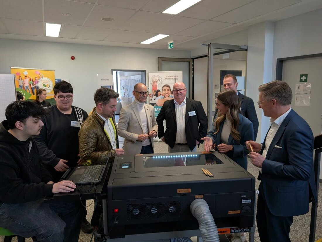 Wiesau. Beim Infotag des IT-Campus am 14. März 2026 zeigte das Staatliche Berufliche Schulzentrum Projekte aus Robotik, Programmierung, Netzwerken und Lasergravur. Bewerbungen sind nun auch online möglich.