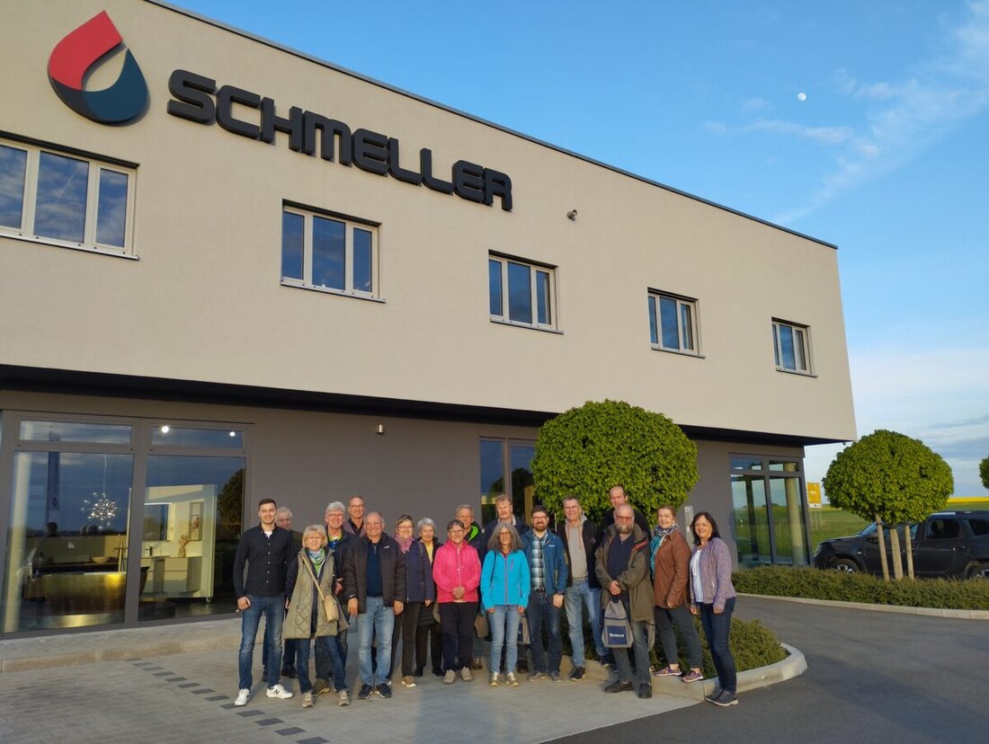 Mitterteich. Der InitiAKTIVKreis Tirschenreuth besuchte die Firma Schmeller, die sich auf Heizungen und Bäder spezialisiert hat. Die Besucher waren begeistert von der modernen Ausstellung und dem Betrieb.