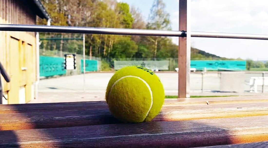 Weiden/Neustadt/WN. Ende Oktober 2017 wurde der Grundstock gelegt. Jetzt kann die im letzten Jahr bei der Tennis-Gemeinschaft (TG) Neunkirchen neu ins Leben gerufene „Initiative zur Förderung des Tennissports im Großraum [&hellip;]