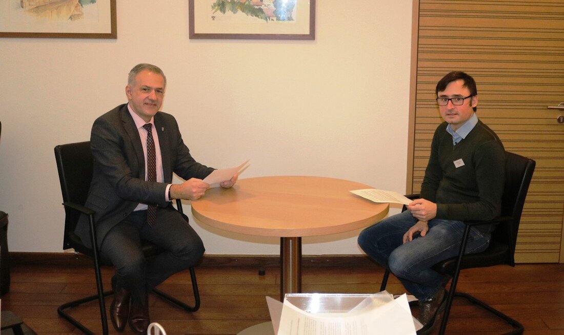 Tirschenreuth. Seit zwei Jahren fördert das Innenministerium die Stelle eines Integrationslotsen. Im Landkreis Tirschenreuth nimmt diese Aufgaben David Runschke aus Wildenreuth wahr. Er hat bereits zahlreiche Veranstaltungen mit den Ehrenamtlichen [&hellip;]