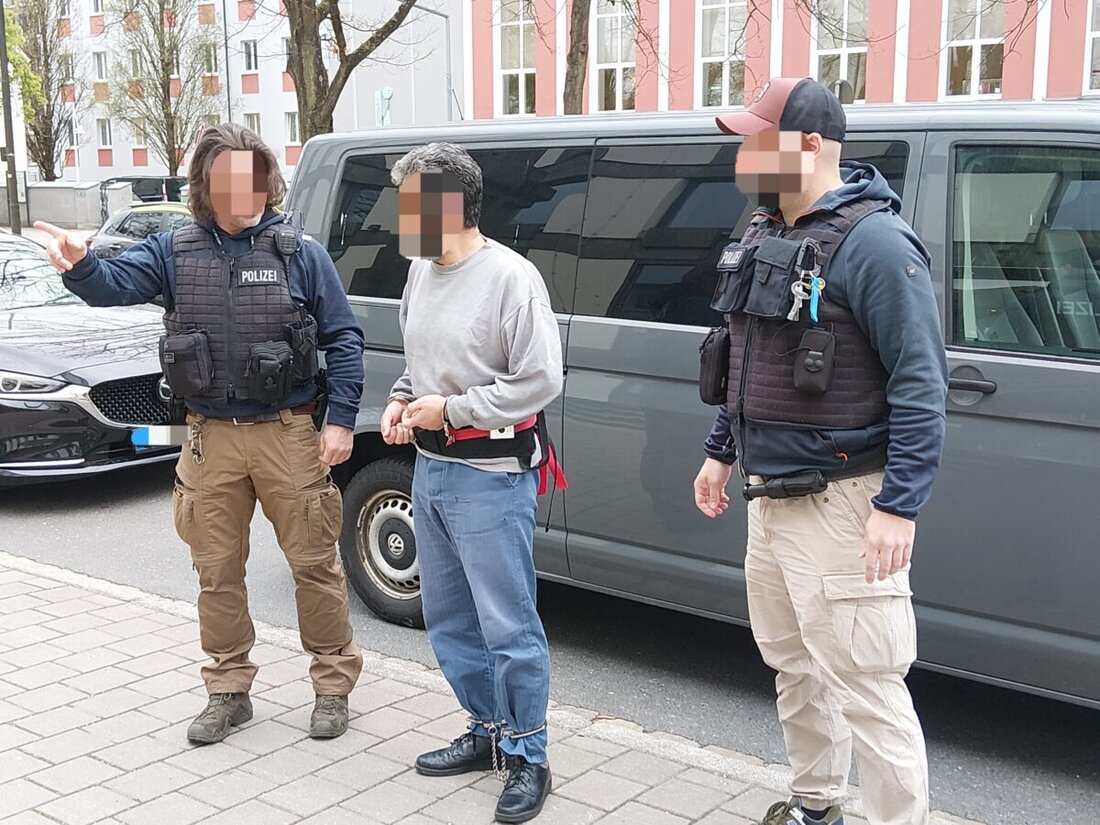 Weiden. Ein international gesuchter Hauptbeschuldigter wegen bandenmäßigen Einschleusens wurde aus dem Libanon überstellt. Ihm werden 45 Fälle mit 829 geschleusten Personen vorgeworfen; 580 identifiziert.