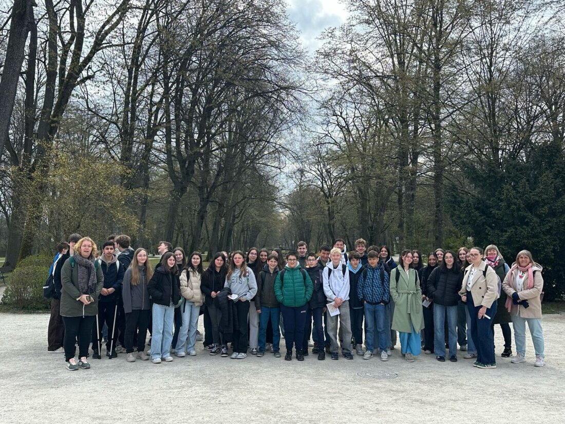 Vohenstrauß. Französischschüler aus Montcoutant besuchten die Realschule Vohenstrauß für eine Austauschwoche, welche mit Unterricht, Stadtrallye und Ausflügen, u.a. nach Bayreuth und zum Steinberger See, gefüllt war. Nach vielen neuen Eindrücken und Freundschaften kehrten sie zurück.