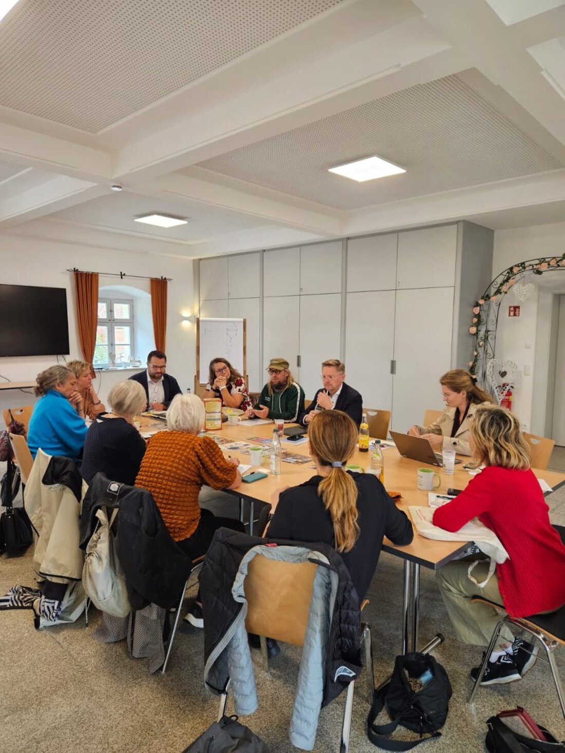 Trabitz. Vom 25. bis 28. September fand eine internationale Konferenz zu „Pädagogik & KI“ statt, bei der Vertreter aus verschiedenen Ländern ihr Wissen austauschten.