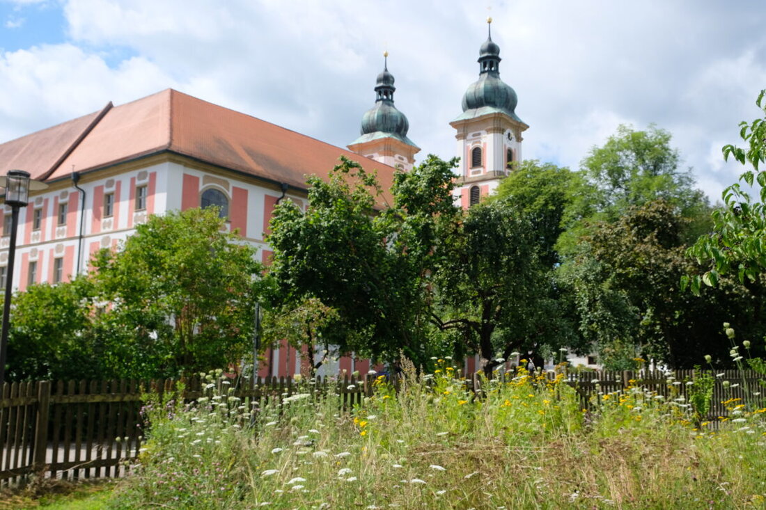 Speinshart. Mit KI und SuperTech entsteht in Speinshart ein Dialog zwischen Vergangenheit und Zukunft. Bei einem „Dorfspaziergang“ mit der Bürgerschaft träumt Bürgermeister Albert Nickl von einem Ort mit großen Ideen, an dem eine bessere Zukunft entsteht. 