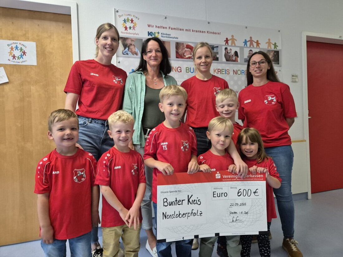 Irchenrieth. Die Jugend der DJK Irchenrieth veranstaltete ein Sommerfest mit Spendenlauf, wobei 600 Euro an den Bunten Kreis Nordoberpfalz gespendet wurden. Ein hochkarätiger Gast, Eishockeyspieler Luca Gläser, unterstützte das Event.