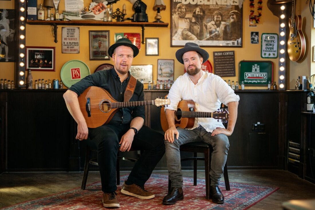 Bärnau. Am Freitag, 13. März, stimmt der Gasthof zur Post vier Tage vor dem St. Patrick's Day mit Irish Folk ein: Das Duo Bangers & Mash und die Band Hawadere spielen. Es gibt irische Speisen, Getränke und Karten für zehn Euro.
