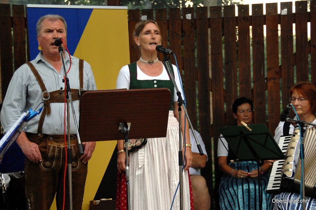 Rotzendorf. Der Endspurt am Faschingsdienstag mit einem Musikantentreffen im Gasthaus am Landgut Federkiel verspricht Unterhaltung vom Feinsten. Frisch aufgeigt und gsunga, hier können die Besucher einen gepflegten Nachmittag mit gutaufgelegten [&hellip;]
