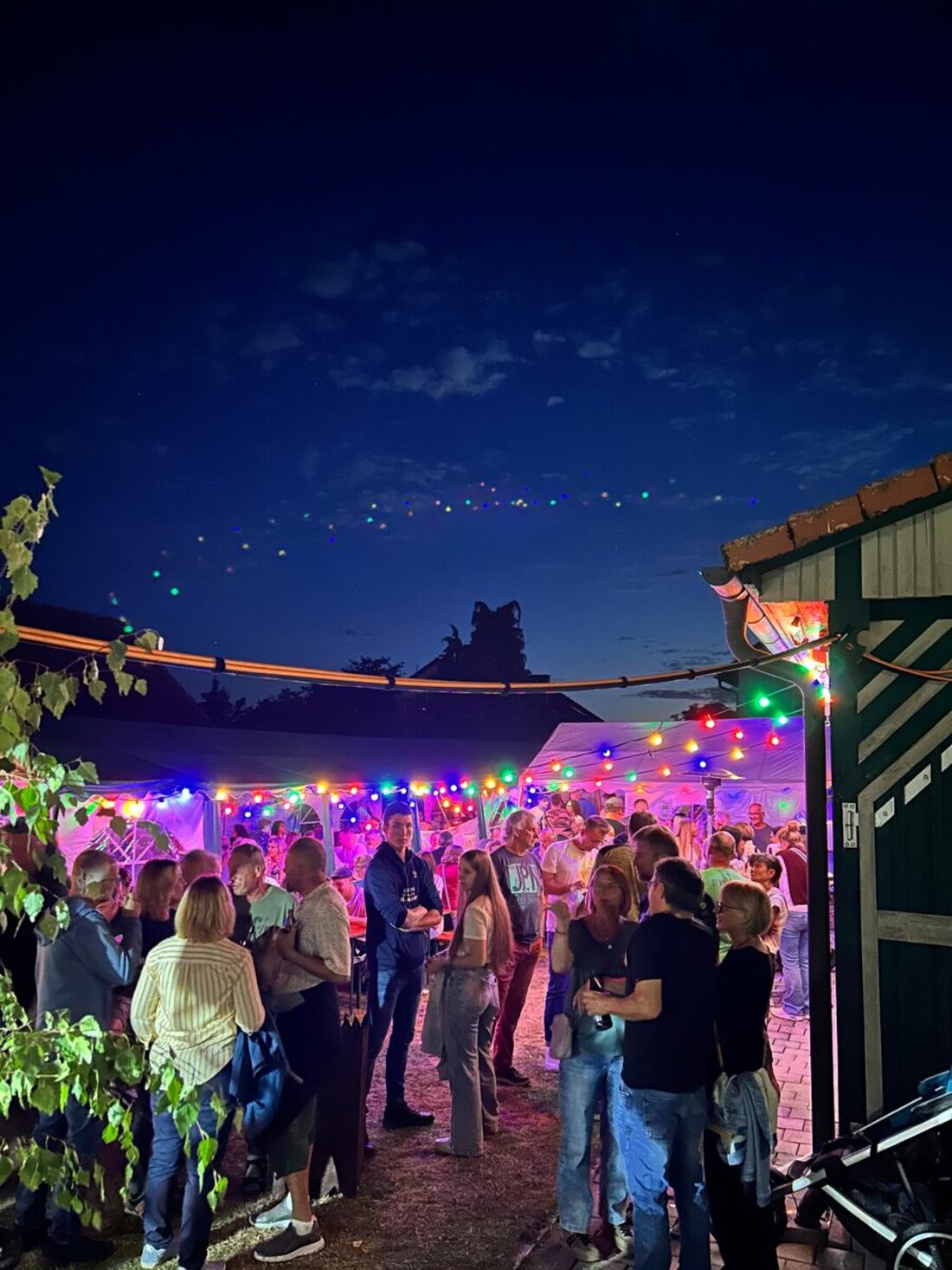 Kohlberg. Die Siedlergemeinschaft Kohlberg-Röthenbach bot Pizza, Wein, italienische Klassiker wie Volare und Dolce, und dank vieler Helfer wurde es zur langen, stimmungsvollen Nacht.