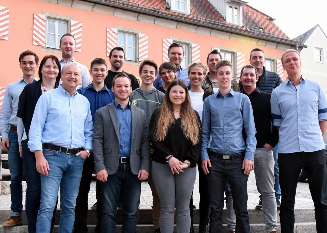 Floß. Mathias Schnabl ist der neue Vorsitzende der Jungen Union Floß. Als jemanden „mit Charme und Charisma, mit Leichtigkeit und sehr viel Erfahrung“, stellte die bisherige Stellvertreterin Julia Reinl den [&hellip;]