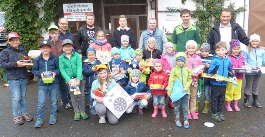 Leuchtenberg. Die Junge Union (JU) Leuchtenberg hat die letzte Aktion des Ferienprogramms der Marktgemeinde Leuchtenberg organisiert. Über 20 Kinder nahmen das Angebot wahr. Obwohl das Wetter nicht besonders war, ließen [&hellip;]