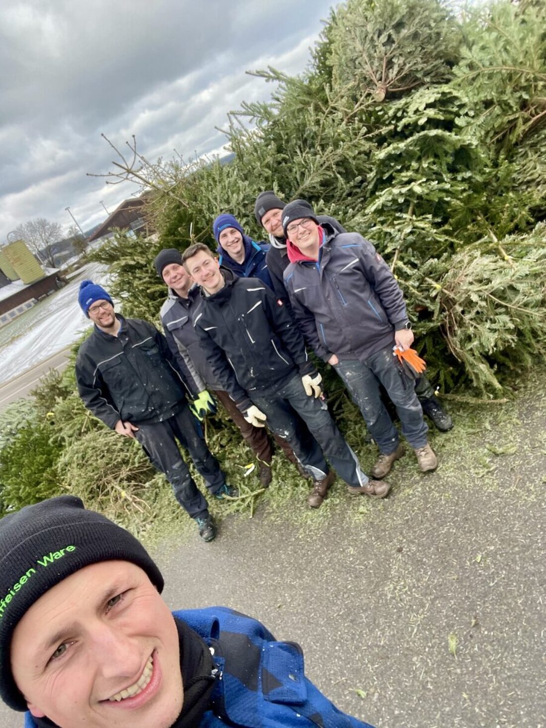 Waldthurn. Die Christbaumsammelaktion der JU Waldthurn war ein Erfolg, die gesammelten Bäume werden umweltgerecht entsorgt und der Erlös gespendet.