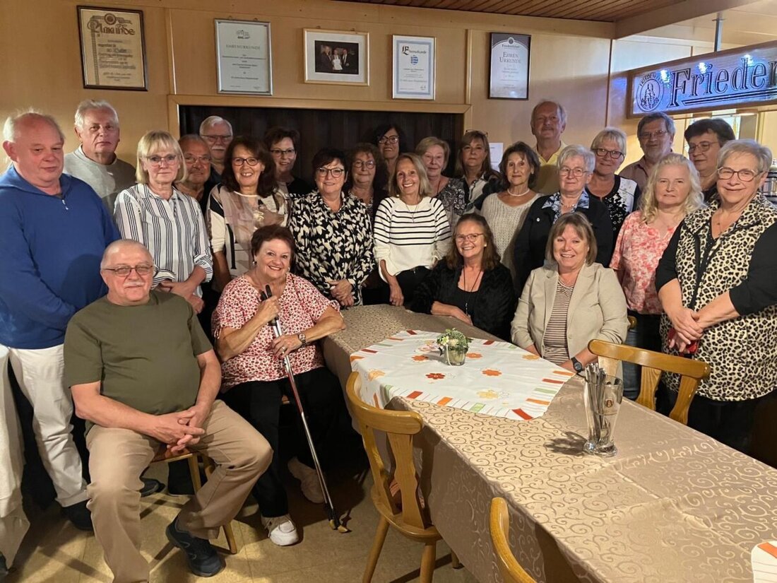 Waldershof. Der Jahrgang 1956/57 traf sich mit 26 Ehemaligen im Gasthof Grüner Baum in Poppenreuth zum jährlichen Klassentreffen, organisiert von Erika Rabenbauer seit 2013.