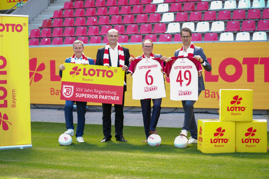 Regensburg. Der SSV Jahn und LOTTO Bayern verlängern ihre Partnerschaft um zwei Jahre bis mindestens 2028: LOTTO bleibt Superior Partner, baut die Präsenz im Jahnstadion aus und fördert „Jahn Sozial“ sowie die „Jahn Stadionrunde“.