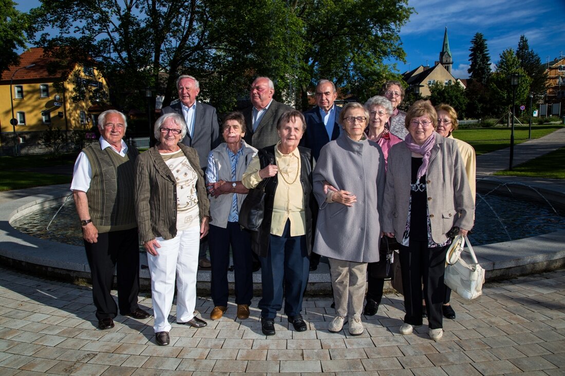 Erbendorf. Groß war die Wiedersehensfreude bei den ehemaligen Schulkameraden des Jahrgangs 1936. Seit dem letzten Treffen vor fünf Jahren hatten sich die Meisten nicht mehr gesehen. Leider waren diesmal nur [&hellip;]