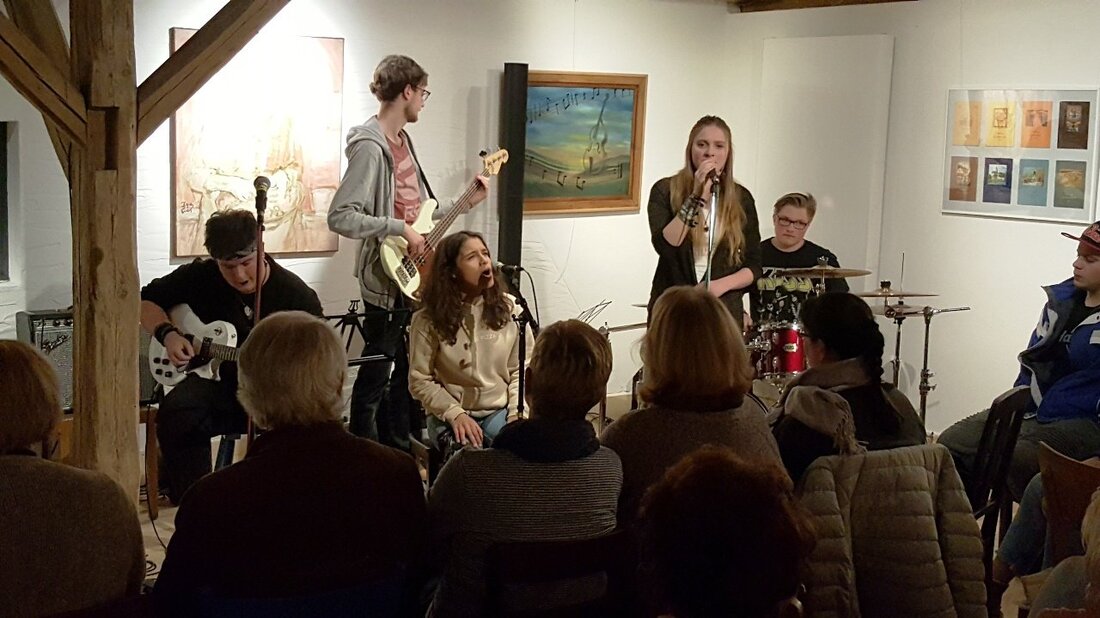 Eschenbach. Das Konzept: „Jam beim Taubenschuster“ ging zur Freude der Initiatoren auf. Kurz nach Beginn der Veranstaltung war schon kein freier Stuhl mehr zu finden. Ein gelungener Mix aus Jazz, [&hellip;]