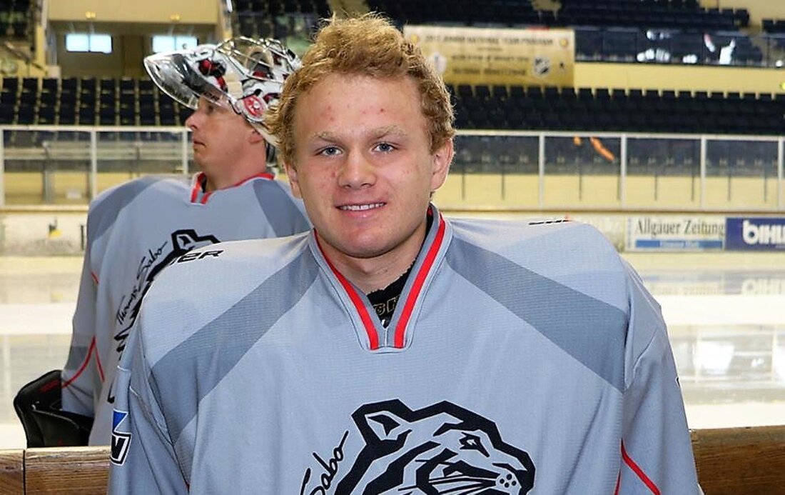 Weiden. Der Eishockey-Oberligist EV Weiden darf sich in der kommenden Saison auf die Dienste von Torhüter Josef Lala freuen. Der 20-jährige Sohn des ehemaligen tschechischen Nationalspielers und Weltmeisters Jiri Lala, früher [&hellip;]